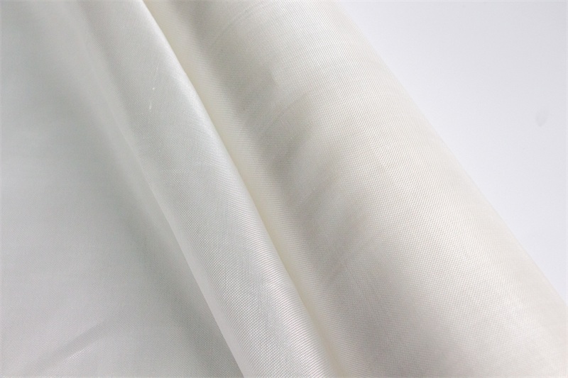 Ultra high molecular weight polyethylene plain woven fabric 35gsm